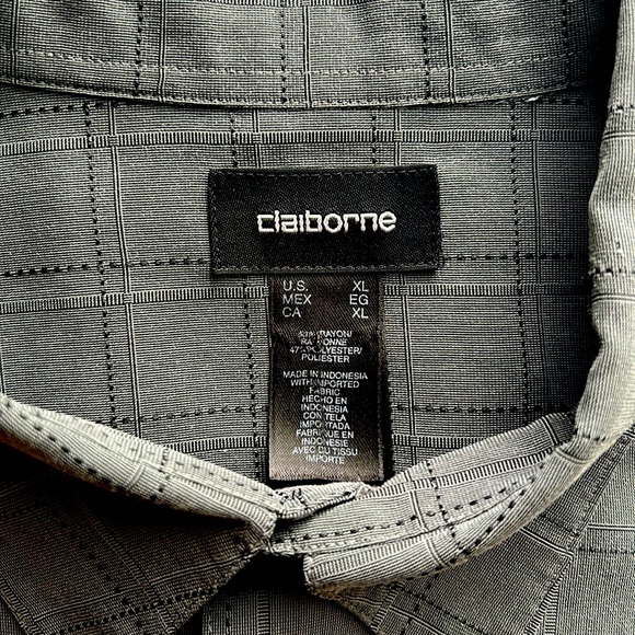Claiborne Mens Gray Plaid Short Sleeve Button Down Shirt, Size XL - Picture 3 of 5